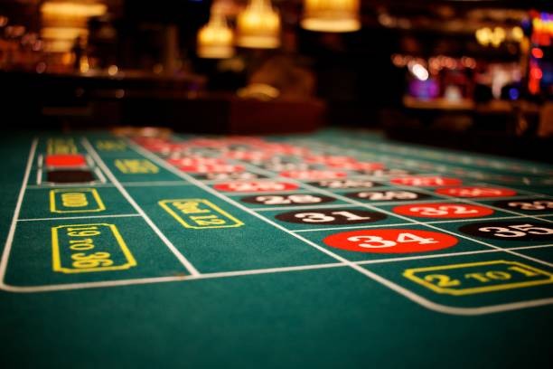 Live dealer card table at toto919 with multiple camera angles showing real cards and croupier interaction
